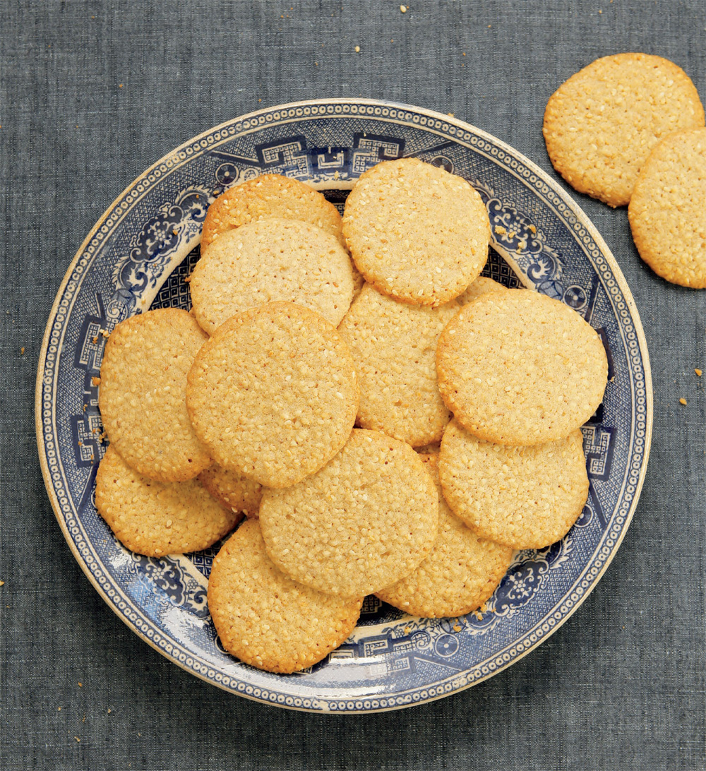 Buttery sesame cookies