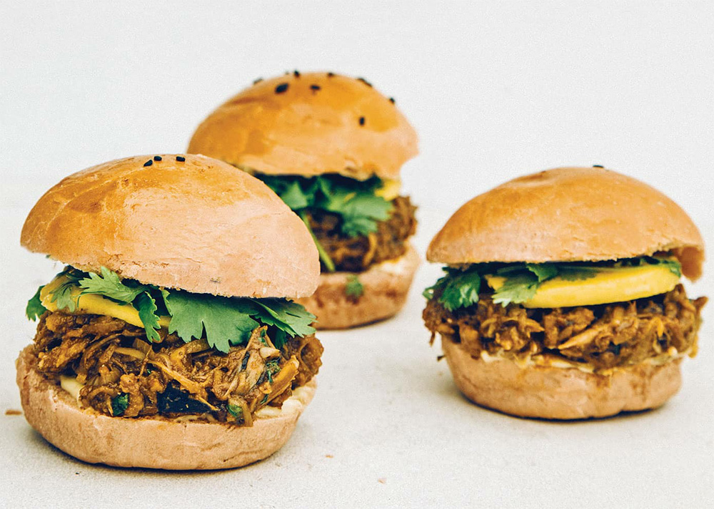 Pulled jackfruit sliders