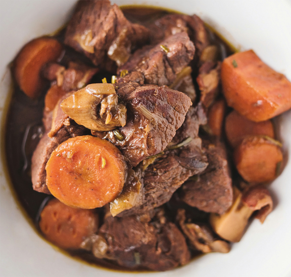 Slow cooker beef bourguignon recipe