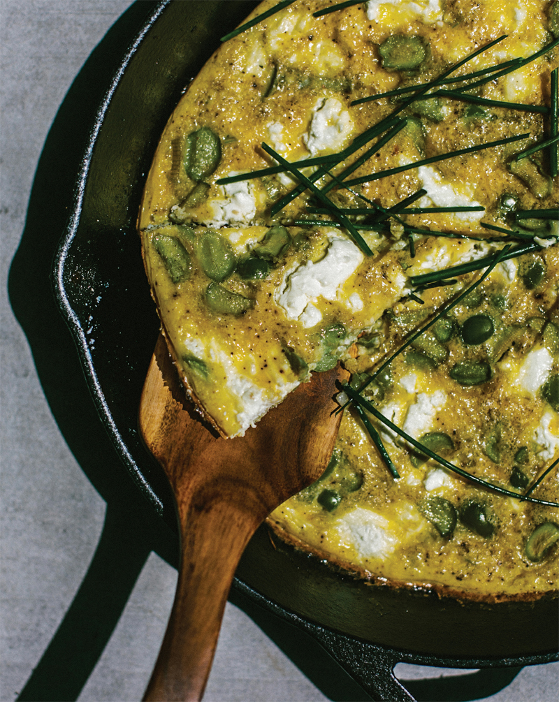 Baked eggs with leeks and castelvetrano olives recipe