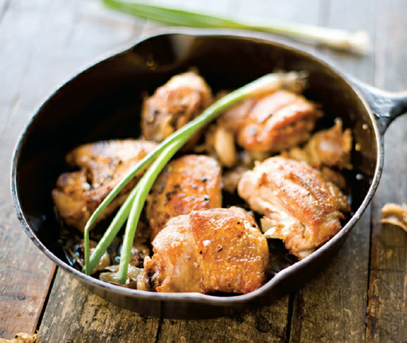 Sheepherder-style smashed garlic chicken recipe