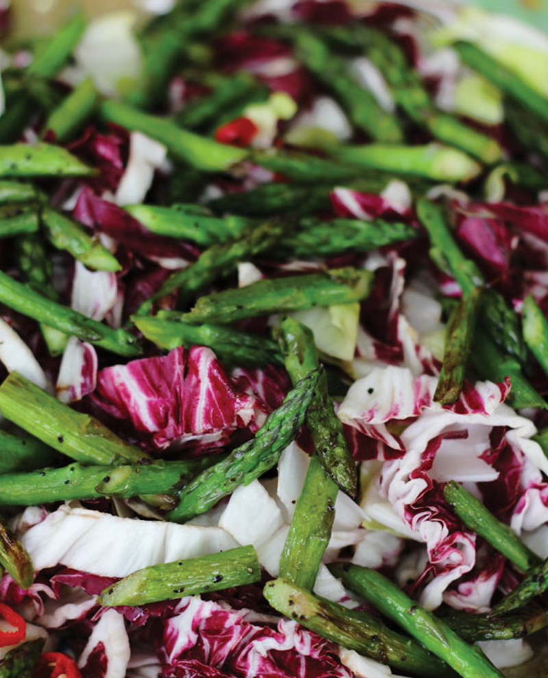 Spicy mixed salad with asparagus recipe