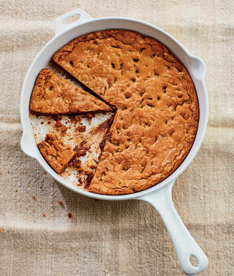 Cinnamon-chocolate chunk skillet cookie recipe