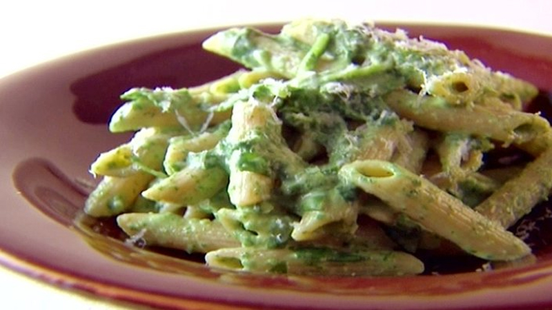 Pasta with spinach sauce recipe