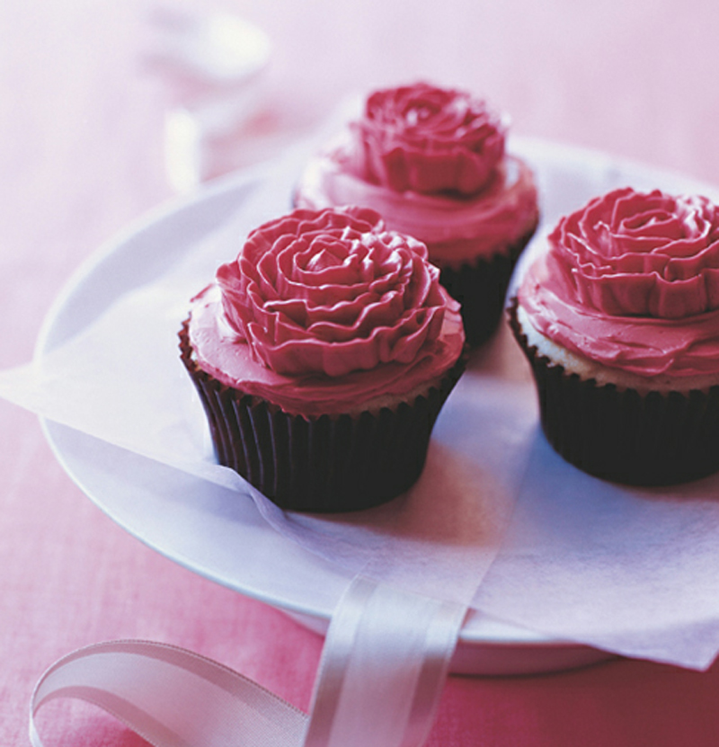 Piped-buttercream rose cupcakes recipe