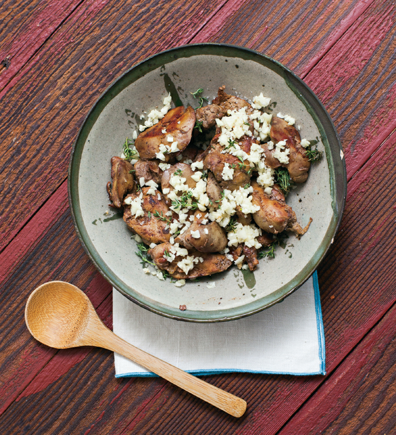 Chicken liver with raw garlic and thyme recipe