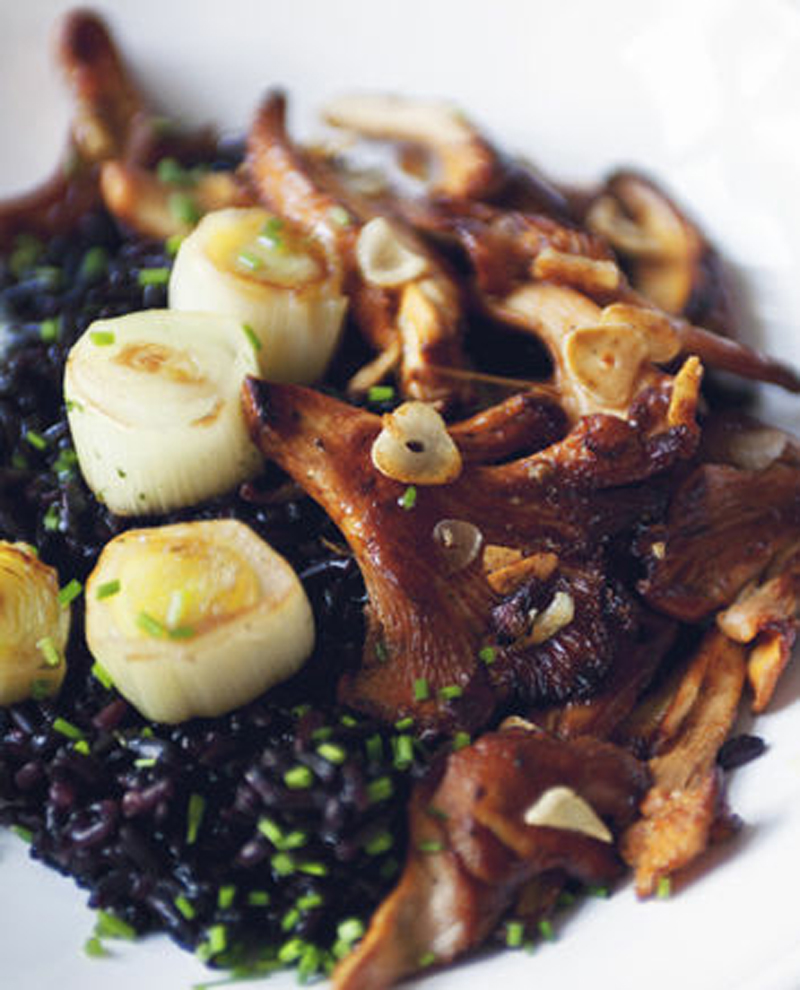 Leek scallops and chanterelles on black rice recipe