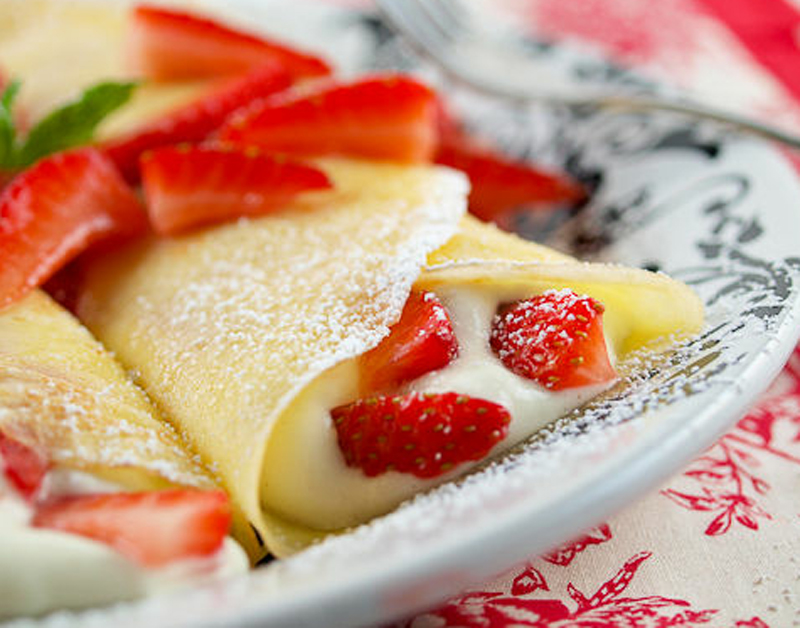 Strawberry and cream crepes recipe