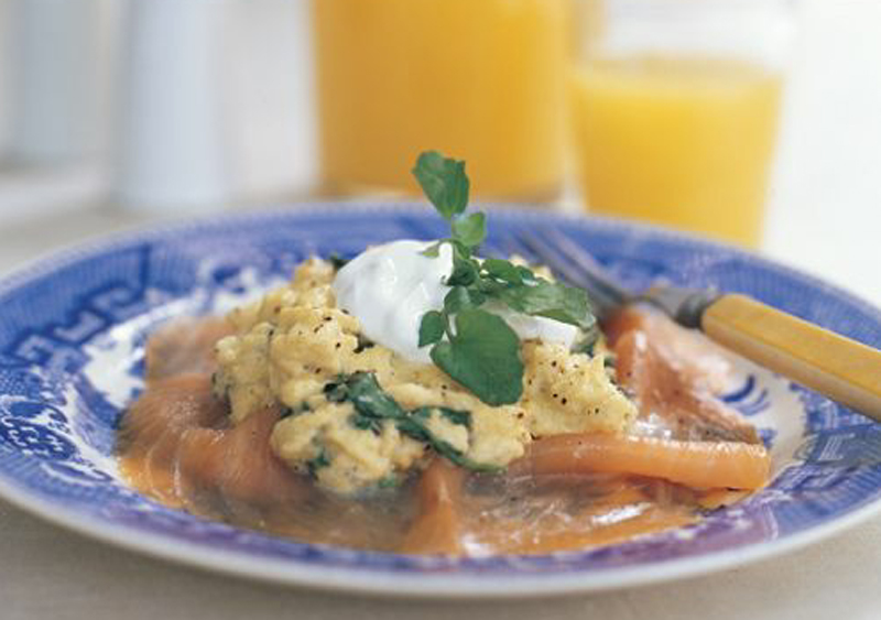 Watercress scrambled eggs with smoked salmon recipe