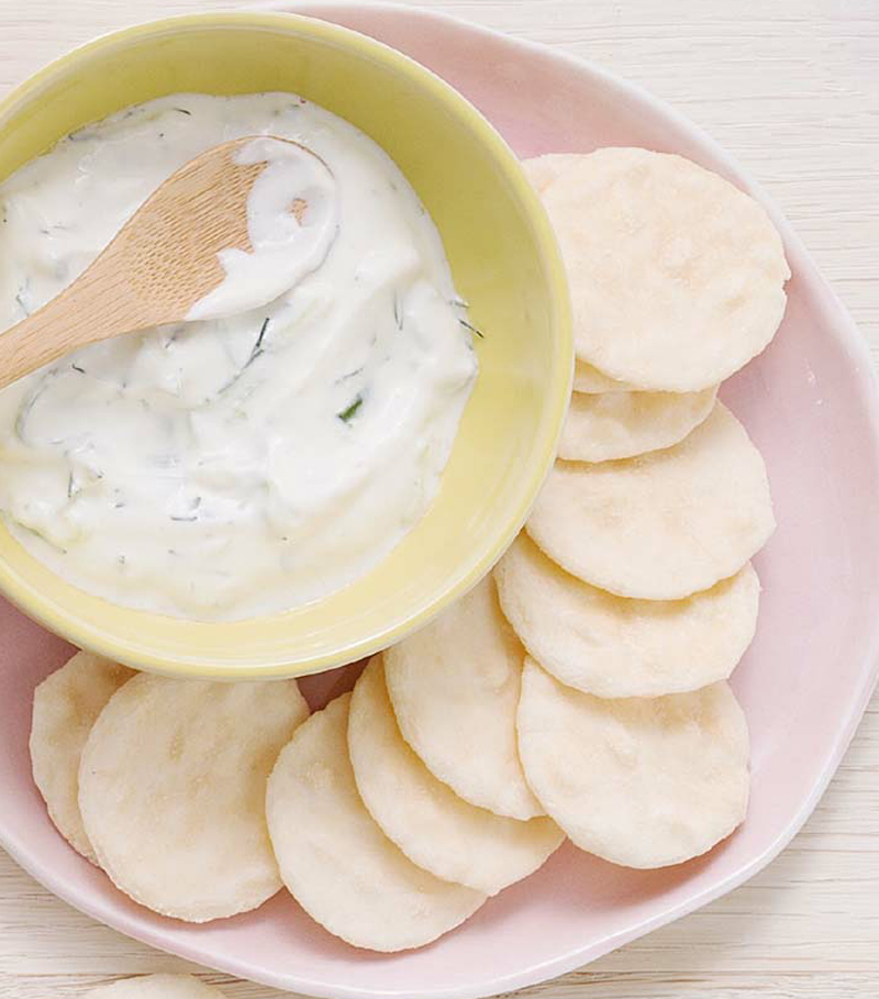 Rice crackers with tzatziki recipe