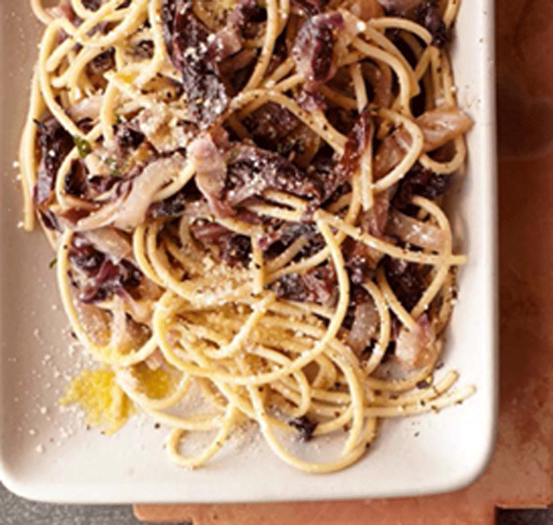 Spaghetti with anchovies, radicchio, and sweet onions recipe