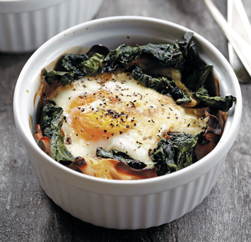 Baked eggs with grits and ham recipe